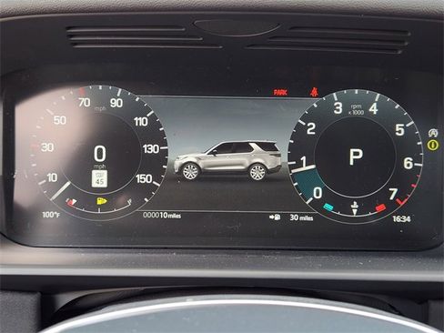 Used 2025 Land Rover Discovery S image 11