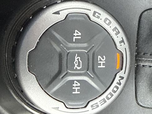 Used 2023 Ford Bronco Outer Banks image 14