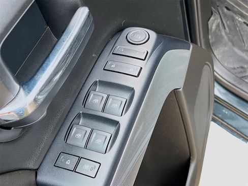 Used 2018 Chevrolet Silverado 1500 LT w/ All Star Edition image 17