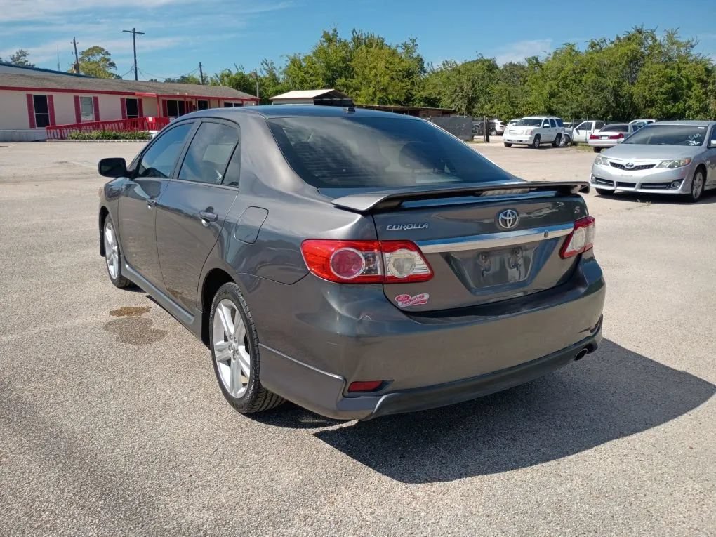 Used 2013 Toyota Corolla S w/ Premium Pkg FWD image 3