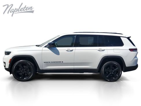 Used 2023 Jeep Grand Cherokee L Laredo AWD/4WD image 2