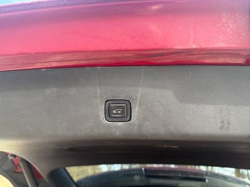 Used 2020 Chevrolet Traverse High Country AWD/4WD image 25