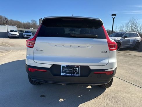Certified 2025 Volvo XC40 B5 Plus image 7