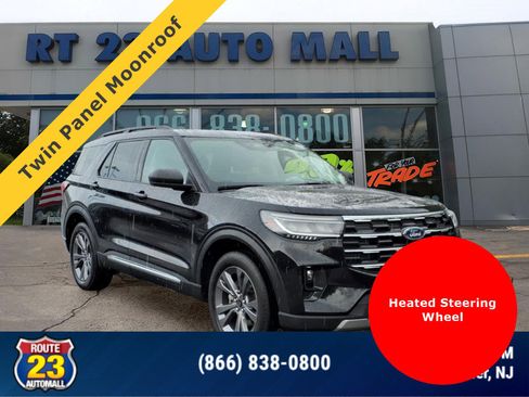 Certified 2025 Ford Explorer Active w/ Active Comfort Package AWD/4WD image 1