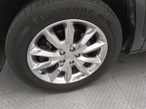 Used 2015 Jeep Cherokee Limited AWD/4WD image 31