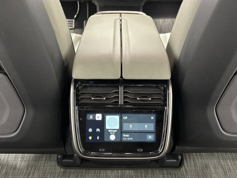 Used 2022 Rivian R1T Launch Edition image 28