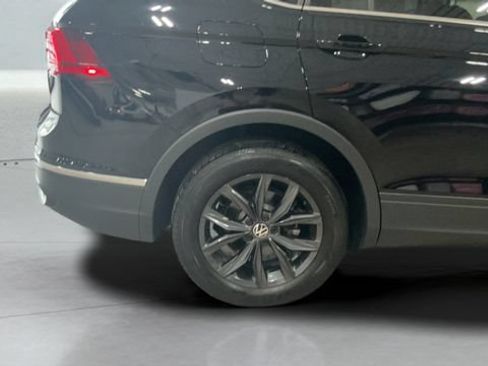 Certified 2024 Volkswagen Tiguan SE AWD/4WD image 34