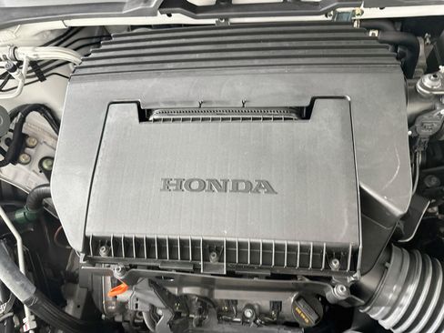 Used 2025 Honda Pilot EX-L image 34