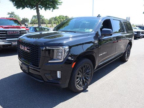 Used 2023 GMC Yukon XL Denali AWD/4WD image 7