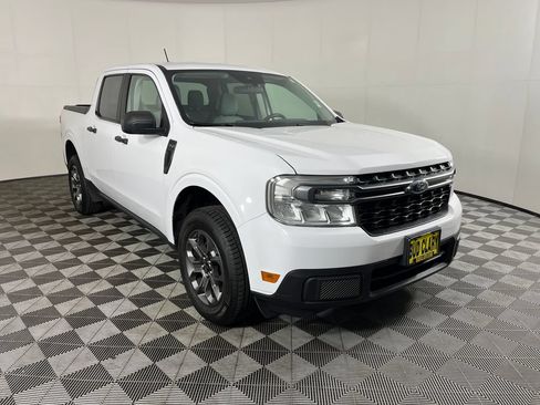 Used 2022 Ford Maverick XLT FWD image 3