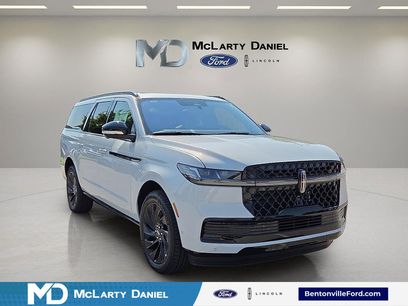 New 2025 Lincoln Navigator L Reserve w/ Jet Appearance Package