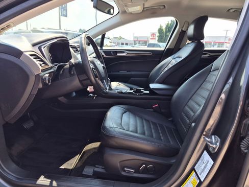 Used 2016 Ford Fusion SE w/ Equipment Group 202A FWD image 16