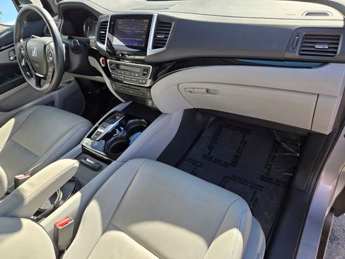 Used 2016 Honda Pilot Touring image 23