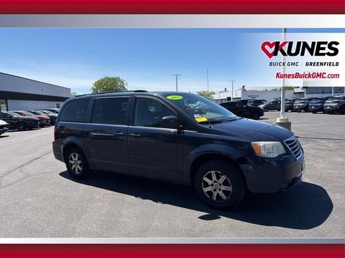Used 2008 Chrysler Town & Country Touring FWD image 5