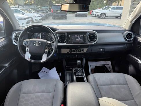 Used 2019 Toyota Tacoma SR5 RWD image 11