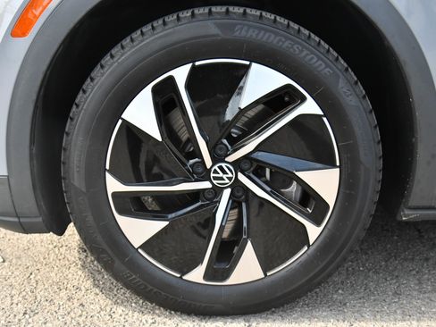 Used 2021 Volkswagen ID.4 Pro image 12