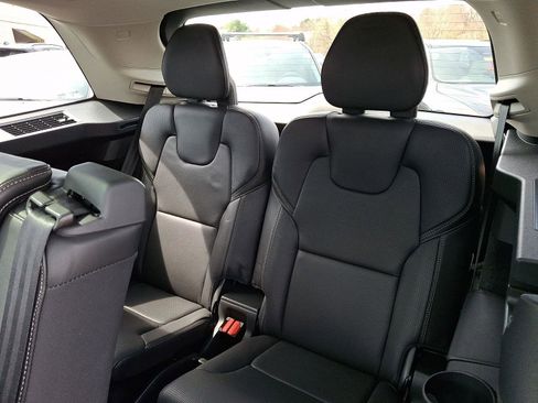 Used 2017 Volvo XC90 T6 Inscription w/ Vision Package image 10