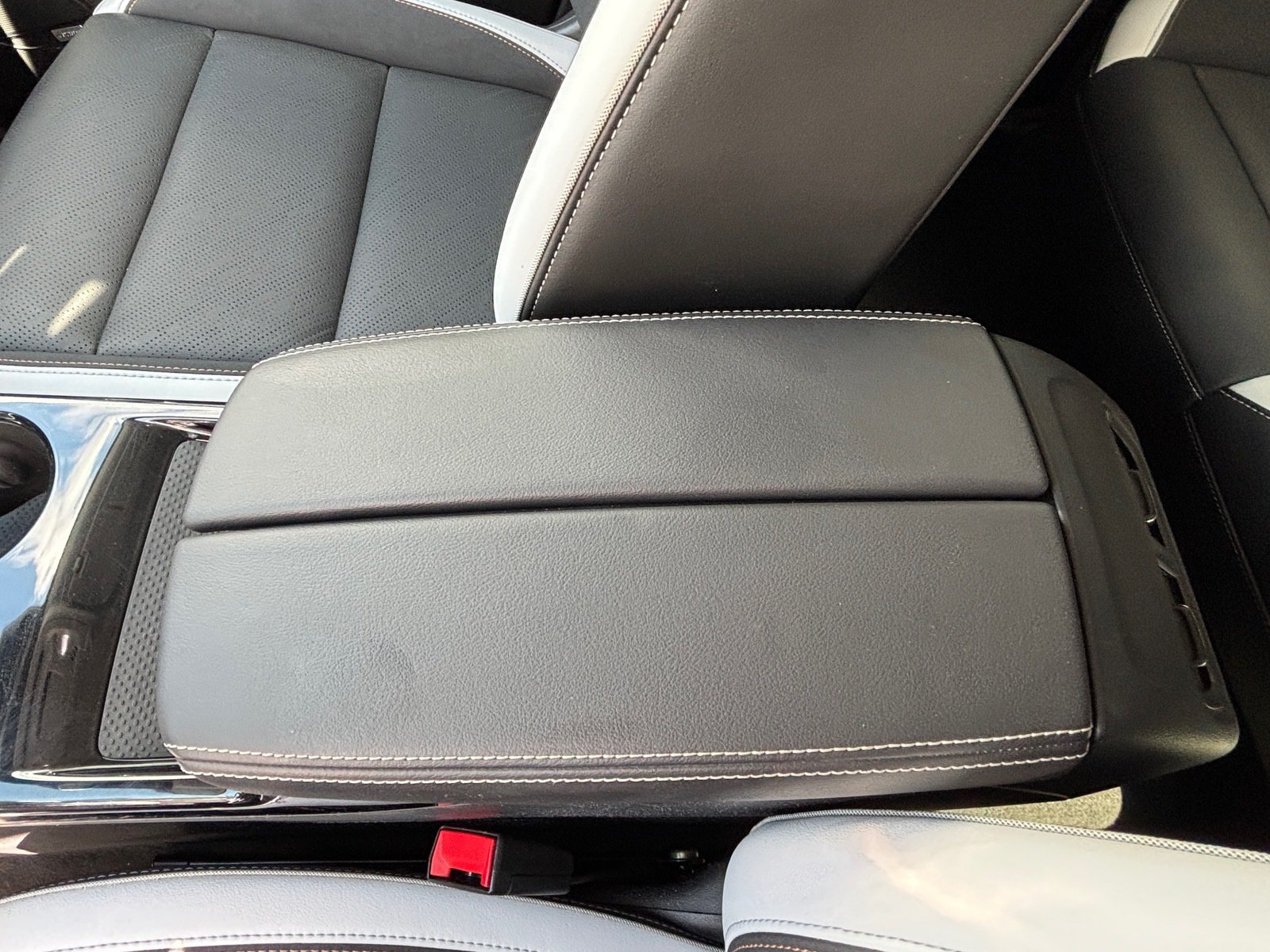 Used 2025 Buick Envision Sport Touring AWD/4WD image 17