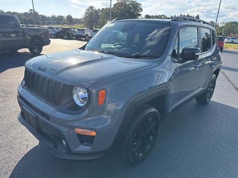 Used 2022 Jeep Renegade Altitude w/ Convenience Group image 3