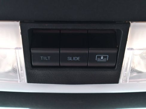 Used 2019 Ford Explorer Platinum AWD/4WD image 35