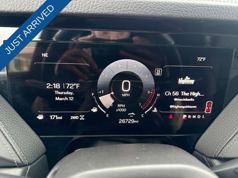 Used 2025 GMC Yukon XL Denali image 15