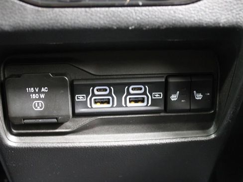 Used 2023 Jeep Grand Cherokee Limited image 29