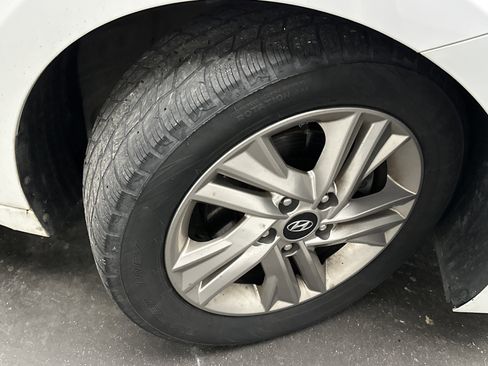 Used 2019 Hyundai Elantra Value Edition w/ Cargo Package FWD image 6