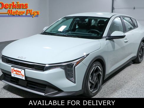 Used 2025 Kia K4 EX FWD image 1