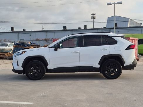 Certified 2025 Toyota RAV4 LE AWD/4WD image 3