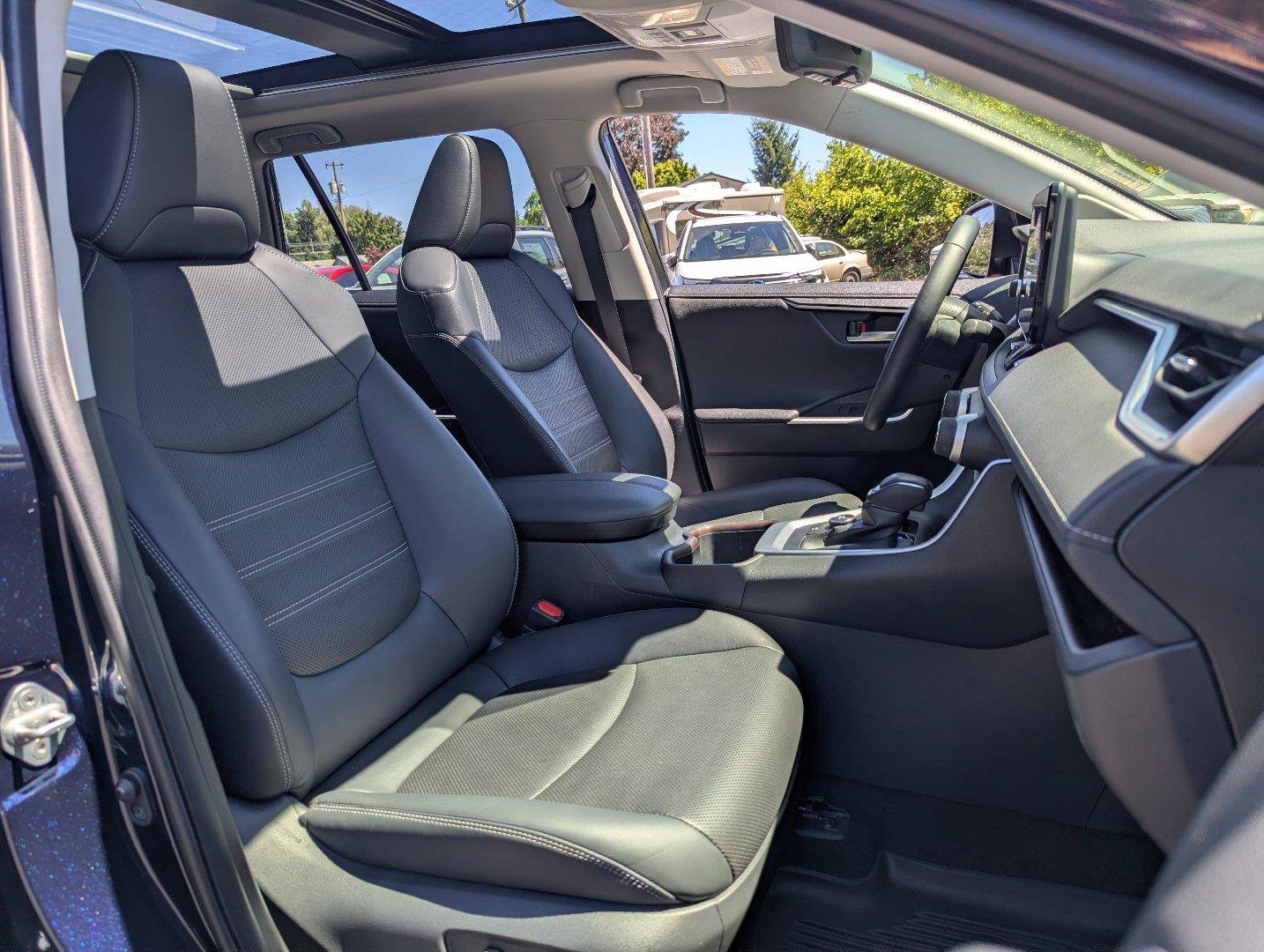Used 2024 Toyota RAV4 Limited w/ Advanced Technology Package AWD/4WD image 38
