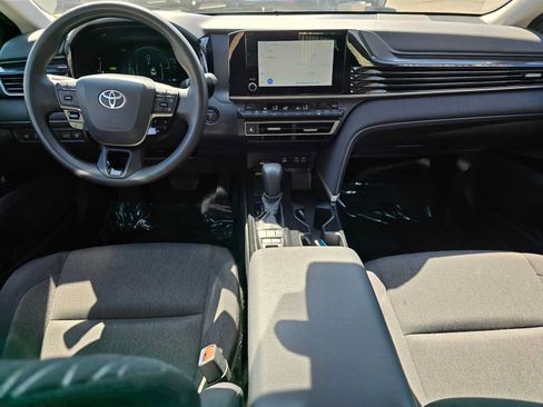 Used 2025 Toyota Camry LE FWD image 18