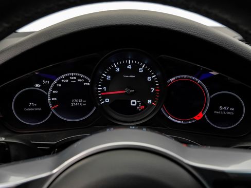 Used 2023 Porsche Cayenne Platinum Edition image 23