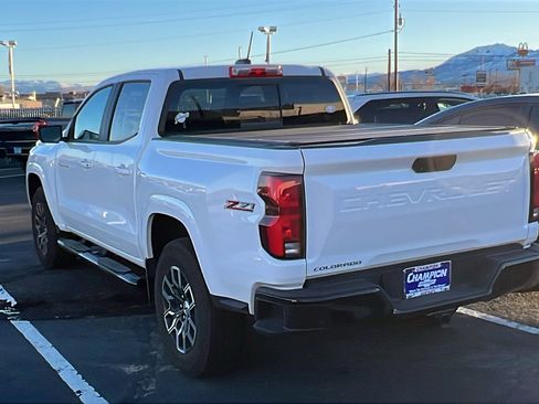 Used 2023 Chevrolet Colorado Z71 w/ Z71 Convenience Package 2 image 3