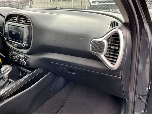 Used 2023 Kia Soul LX w/ Option Group 015 image 16