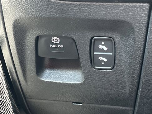 Used 2022 RAM 1500 Big Horn RWD image 15