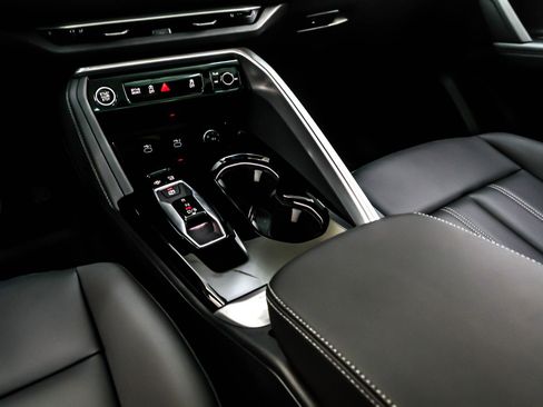 New 2025 Audi Q5 Premium Plus image 6