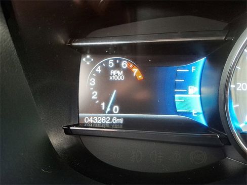 Used 2017 Ford Explorer XLT w/ Equipment Group 201A image 20