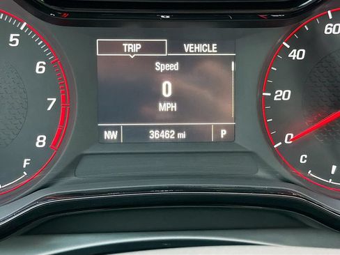 Used 2024 Chevrolet Trax RS w/ Sunroof Package FWD image 12