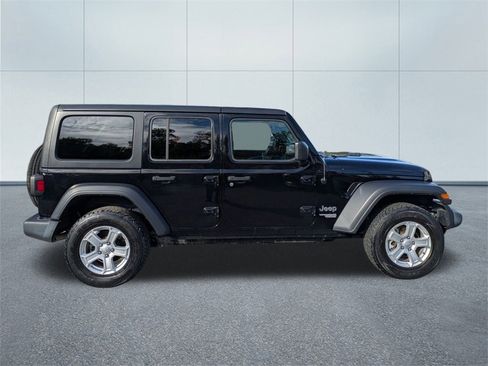 Used 2019 Jeep Wrangler Unlimited Sport S image 2