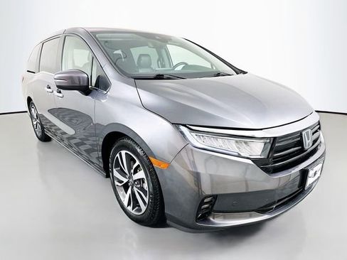 Used 2023 Honda Odyssey Touring image 3