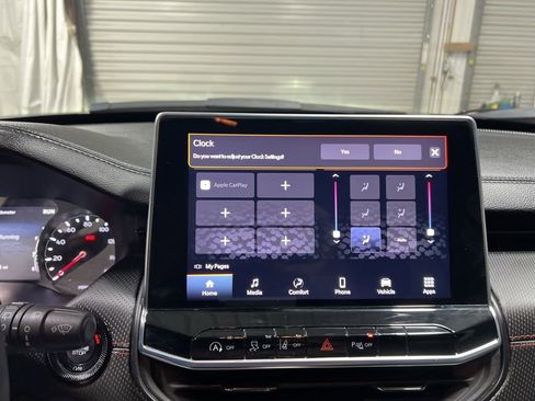 Used 2025 Jeep Compass Trailhawk image 38