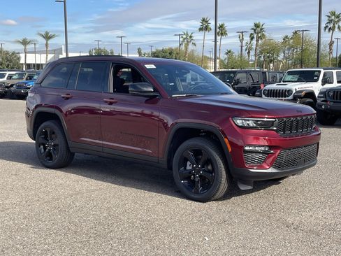 New 2025 Jeep Grand Cherokee Limited w/ Black Appearance Package image 7