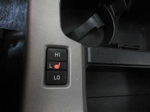Used 2017 Toyota Sequoia Platinum RWD image 66