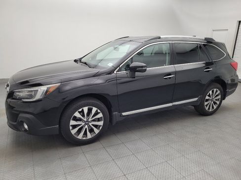 Used 2018 Subaru Outback 3.6R Touring AWD/4WD image 2