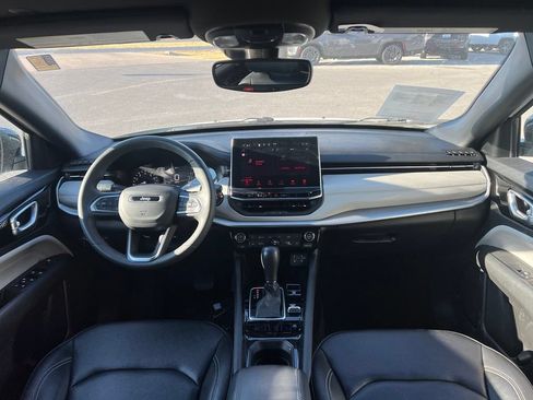Used 2025 Jeep Compass Limited AWD/4WD image 15
