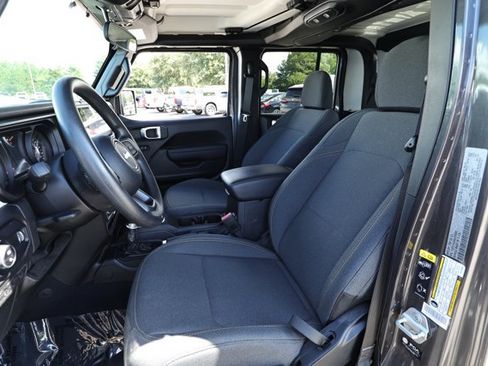 Used 2025 Jeep Gladiator Sport AWD/4WD image 22