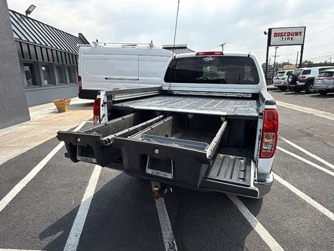 Used 2012 Nissan Frontier SV w/ SV Premium Utility Pkg AWD/4WD image 14