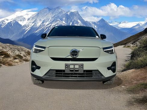 Used 2023 Volvo C40 P8 Recharge Ultimate image 8