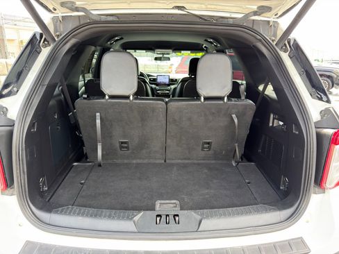 Used 2020 Ford Explorer XLT w/ Equipment Group 202A image 32