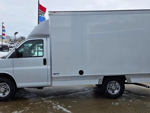 New 2026 Chevrolet Express 3500 Work Van w/ Power Convenience Package image 6